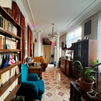 12 Rooms Hotel in Sololaki-5