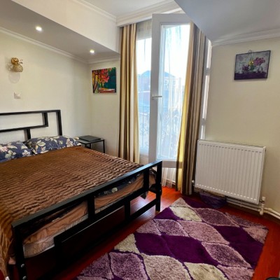 12 Rooms Hotel in Sololaki-9