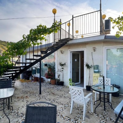 12 Rooms Hotel in Sololaki-10