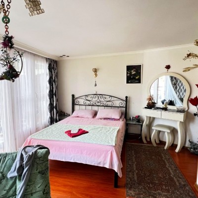 12 Rooms Hotel in Sololaki-7