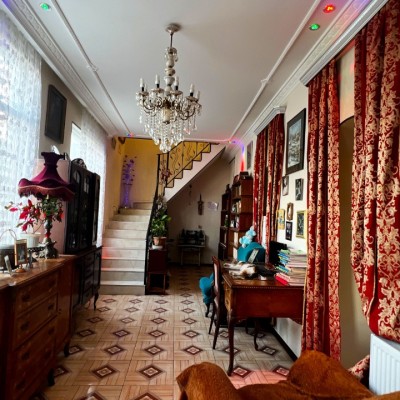 12 Rooms Hotel in Sololaki-6